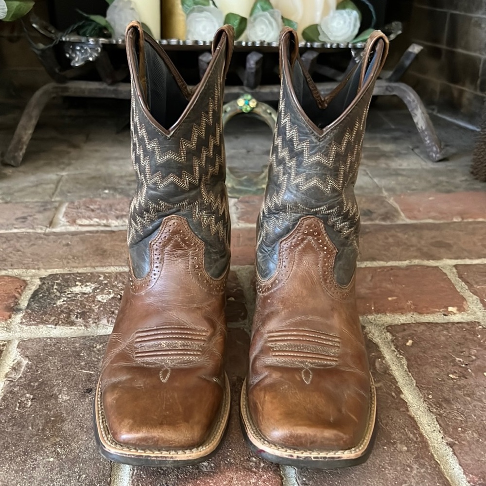 SOLD! Ariat Boys Leather Square Toe Cowboy Boots